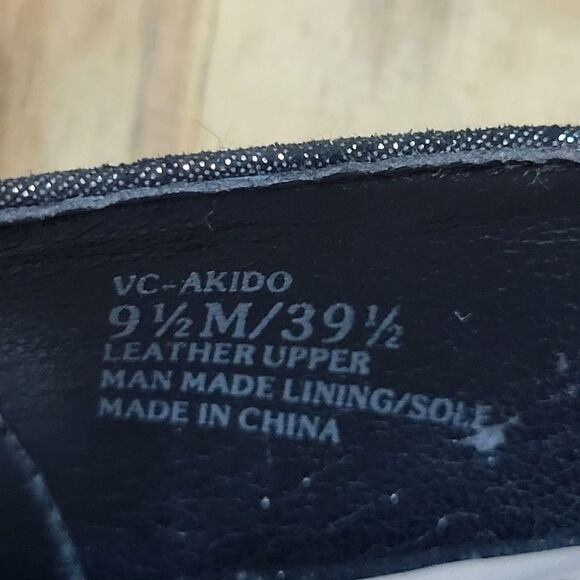 Vince Camuto Akido Leather Platform T-Strap Heels Gunmetal and Black Suede - Picture 13 of 16